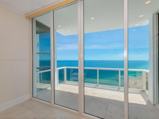 Apartment for sale  Unit #PH5104 - photo 6271594