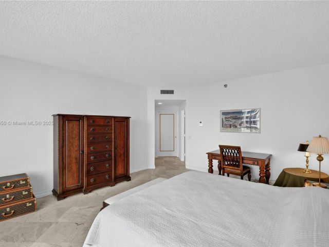Apartment for sale  Unit #1505 - photo 6287308