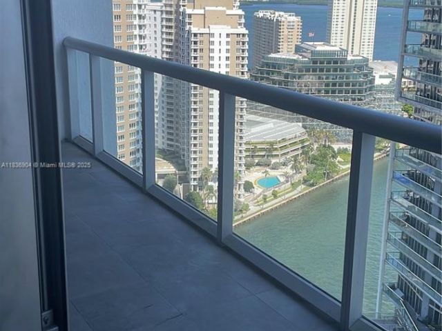 Apartment for rent  Unit #2711 - photo 6267128