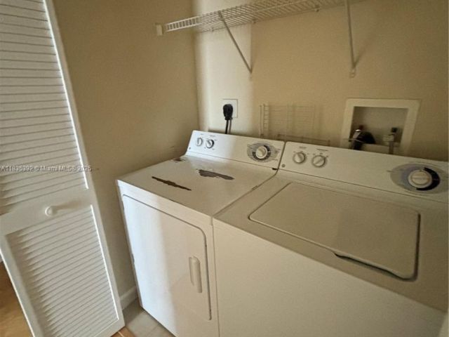 Apartment for sale  Unit #1611 - photo 6269306