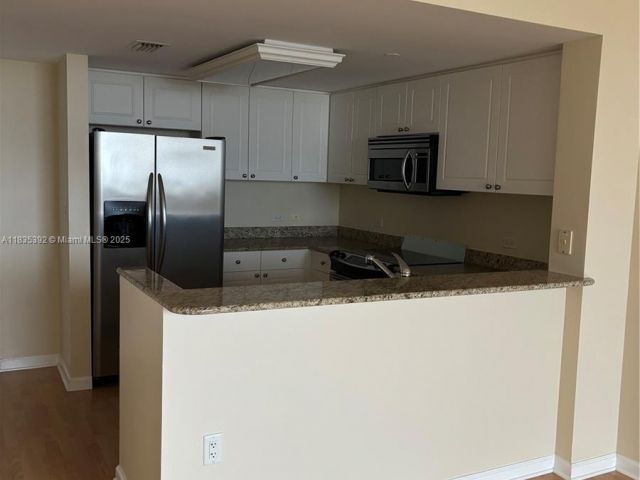 Apartment for sale  Unit #1611 - photo 6269319