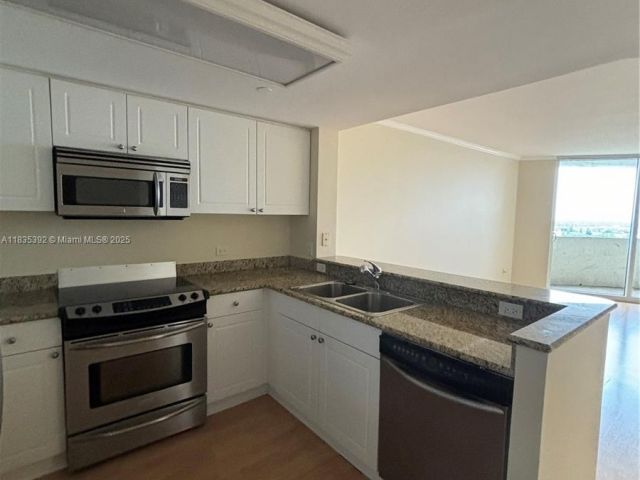 Apartment for sale  Unit #1611 - photo 6269320