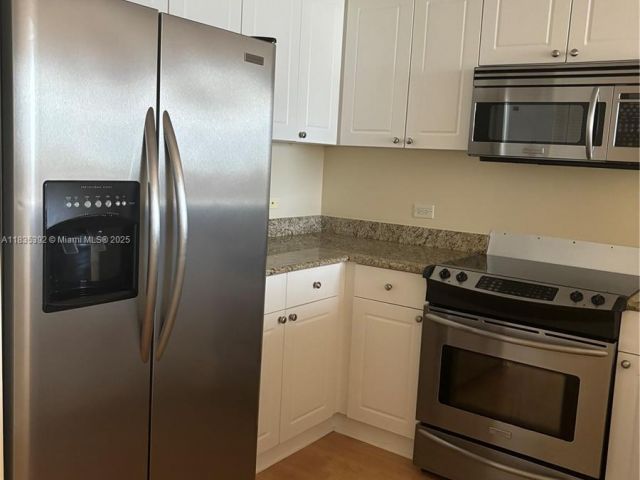 Apartment for sale  Unit #1611 - photo 6269321