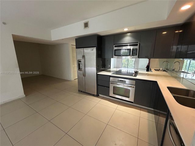 Apartment for sale  Unit #407 - photo 6291382