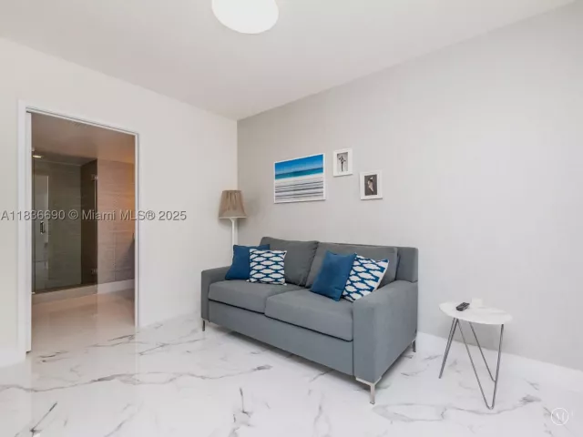 2-bedroom condo for sale in Sunny Isles Beach - 300 Sunny Isles Blvd 5-1605 - MondialRealty