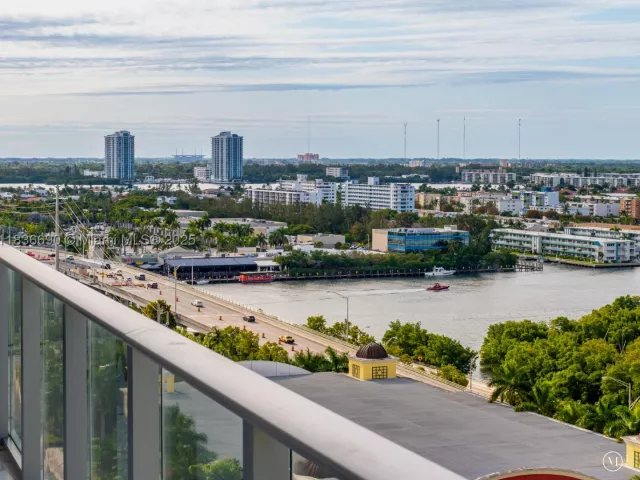 2-bedroom condo for sale in Sunny Isles Beach - 300 Sunny Isles Blvd 5-1605 - MondialRealty