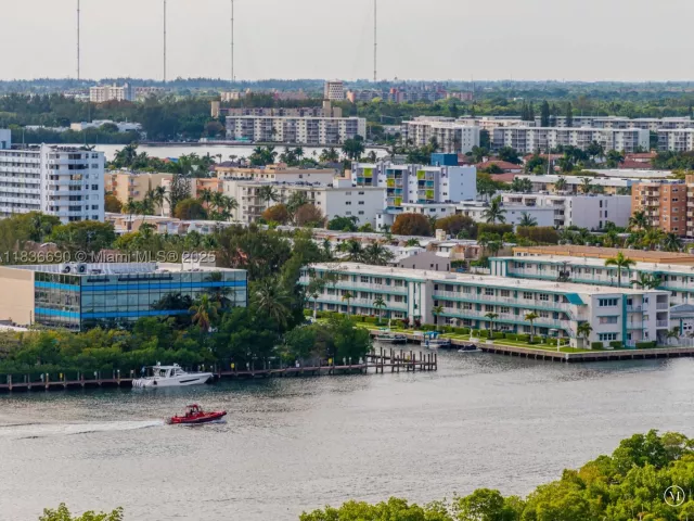 2-bedroom condo for sale in Sunny Isles Beach - 300 Sunny Isles Blvd 5-1605 - MondialRealty