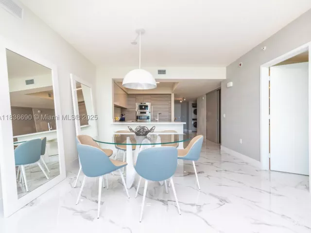 2-bedroom condo for sale in Sunny Isles Beach - 300 Sunny Isles Blvd 5-1605 - MondialRealty