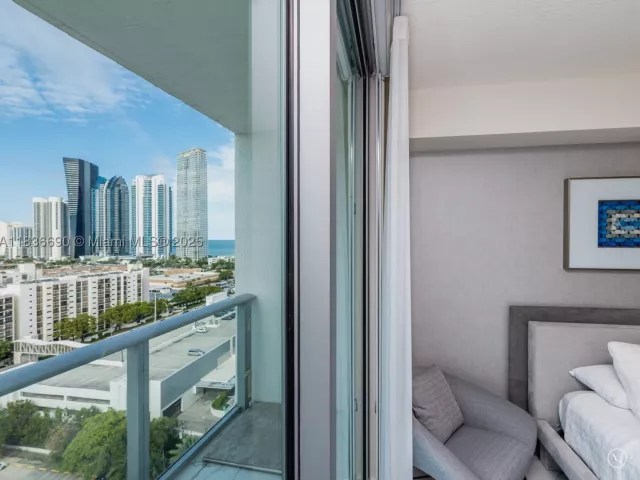 2-bedroom condo for sale in Sunny Isles Beach - 300 Sunny Isles Blvd 5-1605 - MondialRealty