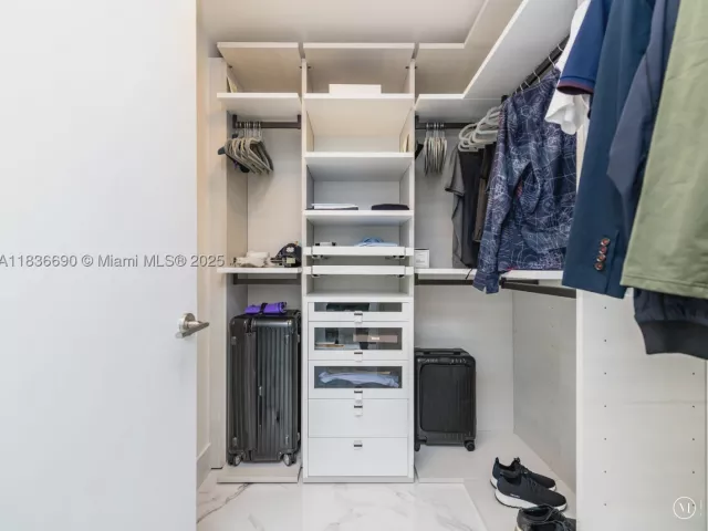 2-bedroom condo for sale in Sunny Isles Beach - 300 Sunny Isles Blvd 5-1605 - MondialRealty