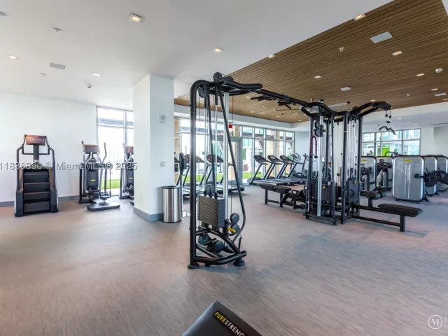 2-bedroom condo for sale in Sunny Isles Beach - 300 Sunny Isles Blvd 5-1605 - MondialRealty