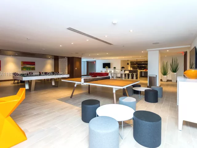 2-bedroom condo for sale in Sunny Isles Beach - 300 Sunny Isles Blvd 5-1605 - MondialRealty