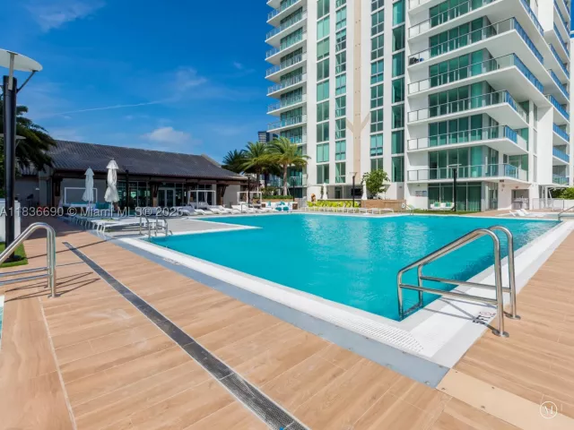 2-bedroom condo for sale in Sunny Isles Beach - 300 Sunny Isles Blvd 5-1605 - MondialRealty
