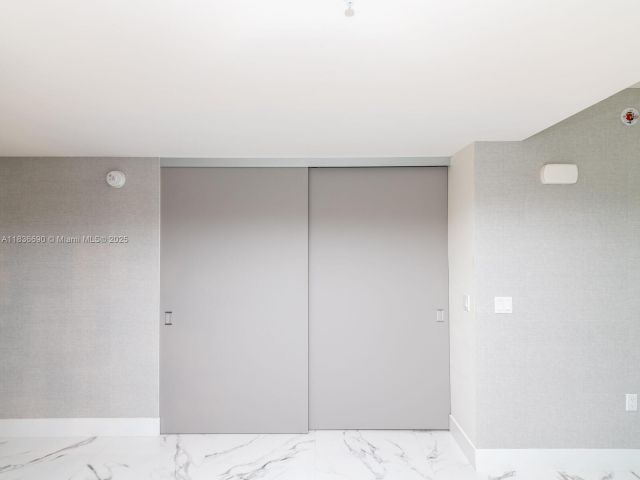 Apartment for sale  Unit #5-1605 - photo 6268004