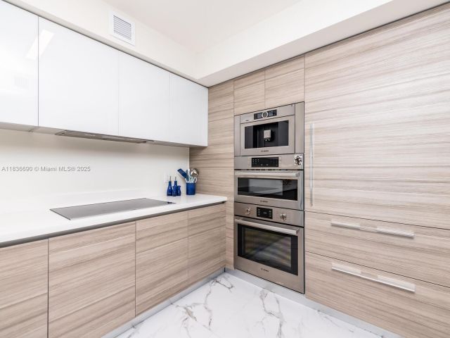 Apartment for sale  Unit #5-1605 - photo 6268007