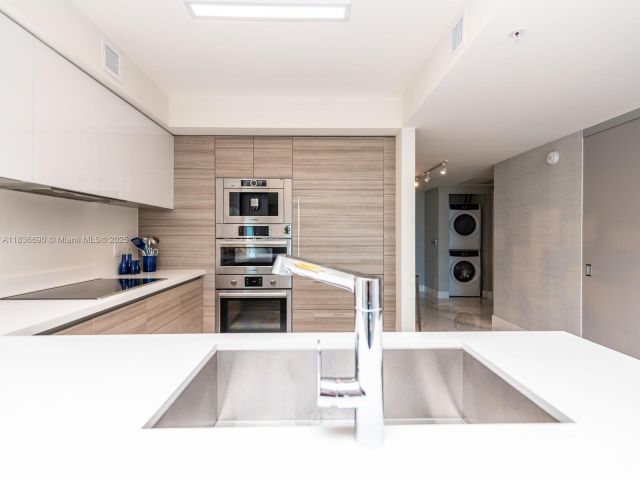 Apartment for sale  Unit #5-1605 - photo 6268010