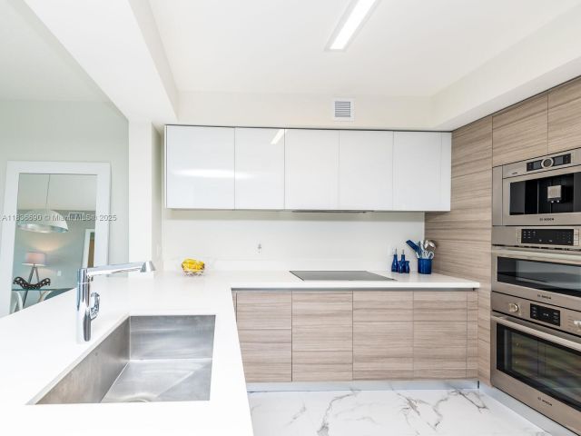 Apartment for sale  Unit #5-1605 - photo 6268013