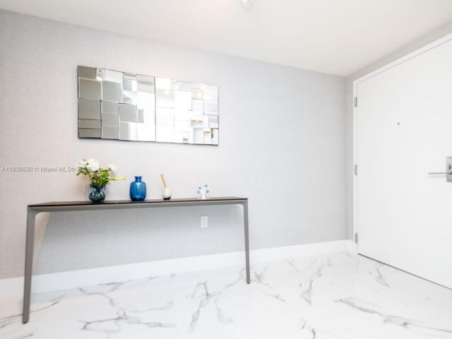 Apartment for sale  Unit #5-1605 - photo 6268018