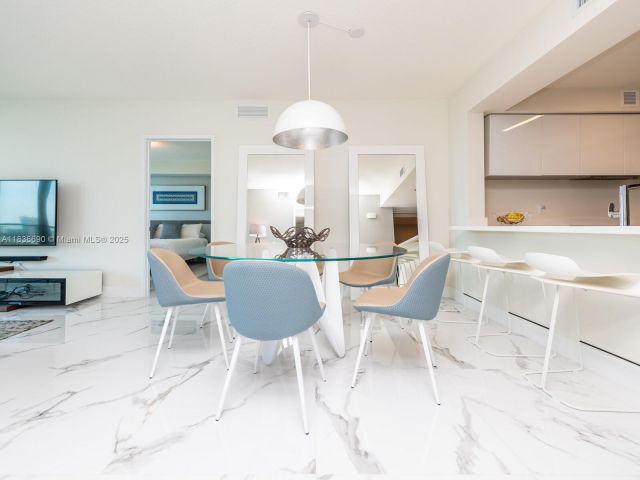 Apartment for sale  Unit #5-1605 - photo 6268019