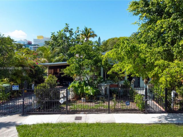 Home for sale at 138 NW 34th St - photo 6265987