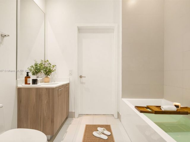 Apartment for rent  Unit #410 - photo 6268257