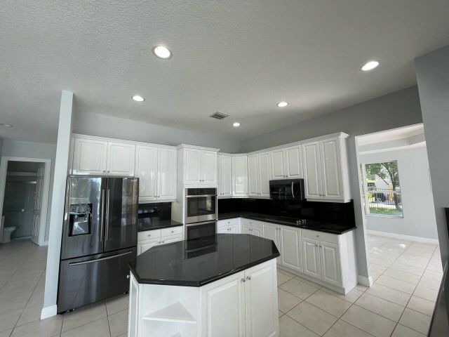 Home for rent at 9544 Barletta Winds Pt Point - photo 6536680