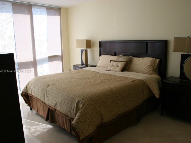 Apartment for rent  Unit #1702 - photo 6268205