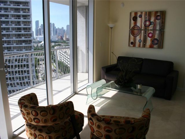 Apartment for rent  Unit #1702 - photo 6268206