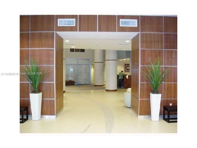 Apartment for rent  Unit #1702 - photo 6268209