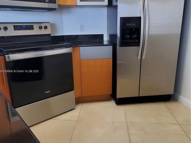 Apartment for rent  Unit #1702 - photo 6268212