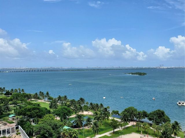 Apartment for rent  Unit #1702 - photo 6268219