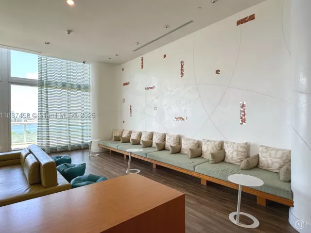 condo for rent in Miami - 50 Biscayne Blvd 411 - MondialRealty