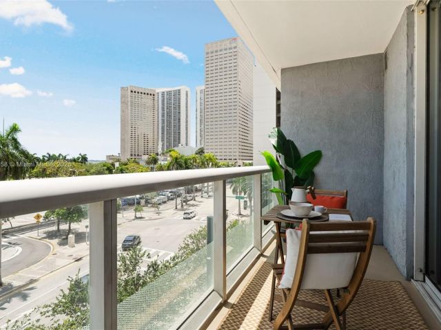 Apartment for rent  Unit #411 - photo 6267673