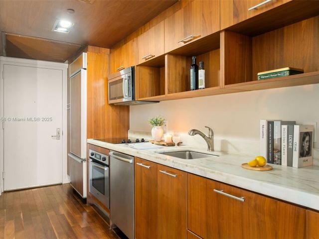 Apartment for rent  Unit #411 - photo 6267679