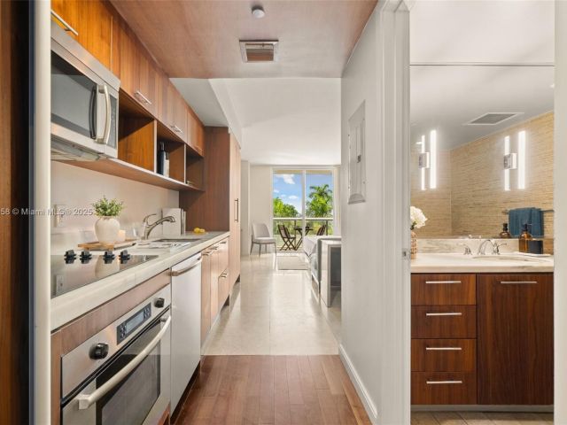 Apartment for rent  Unit #411 - photo 6267681