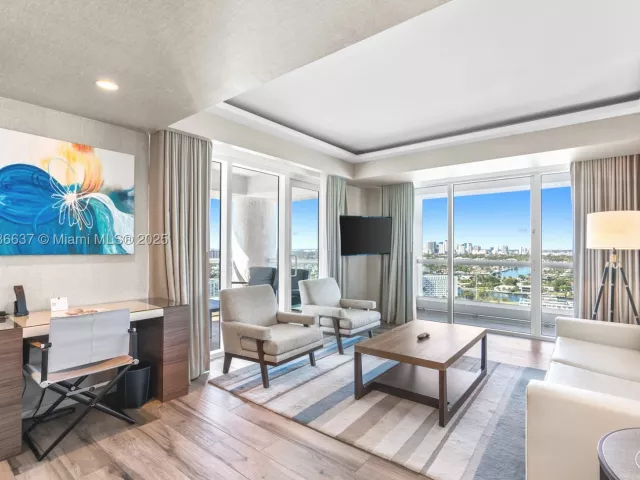 2-bedroom condo for sale in Fort Lauderdale - 551 N Fort Lauderdale Beach Blvd R2205 - MondialRealty