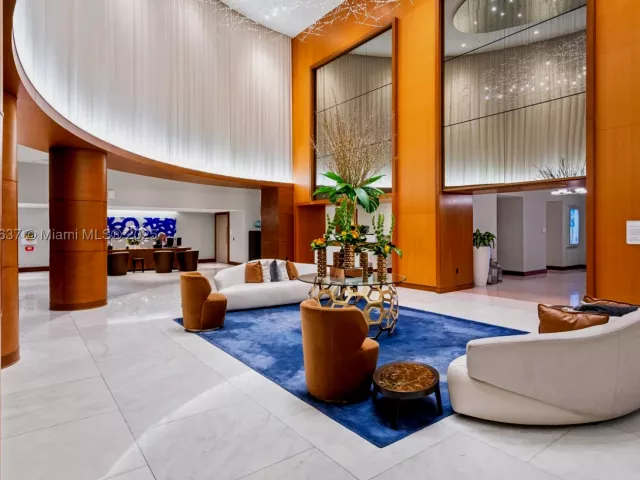 2-bedroom condo for sale in Fort Lauderdale - 551 N Fort Lauderdale Beach Blvd R2205 - MondialRealty