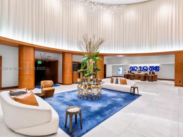 2-bedroom condo for sale in Fort Lauderdale - 551 N Fort Lauderdale Beach Blvd R201 - MondialRealty
