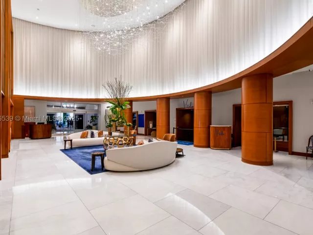 2-bedroom condo for sale in Fort Lauderdale - 551 N Fort Lauderdale Beach Blvd R201 - MondialRealty