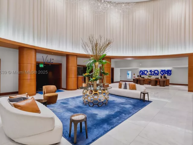 2-bedroom condo for sale in Fort Lauderdale - 551 N Fort Lauderdale Beach Blvd R201 - MondialRealty