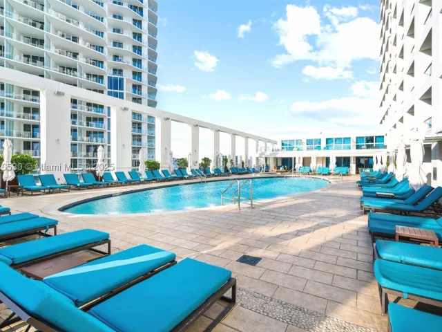 2-bedroom condo for sale in Fort Lauderdale - 551 N Fort Lauderdale Beach Blvd R201 - MondialRealty