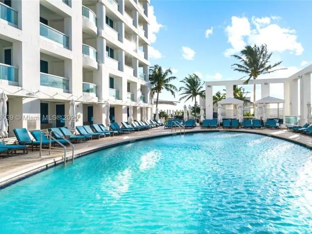 2-bedroom condo for sale in Fort Lauderdale - 551 N Fort Lauderdale Beach Blvd R201 - MondialRealty