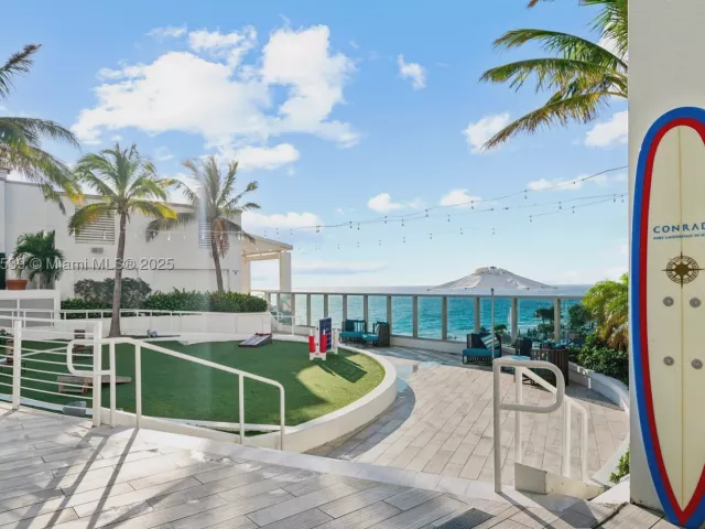 2-bedroom condo for sale in Fort Lauderdale - 551 N Fort Lauderdale Beach Blvd R201 - MondialRealty