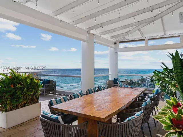 2-bedroom condo for sale in Fort Lauderdale - 551 N Fort Lauderdale Beach Blvd R201 - MondialRealty