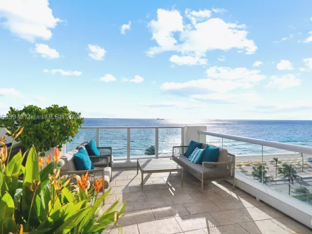 2-bedroom condo for sale in Fort Lauderdale - 551 N Fort Lauderdale Beach Blvd R201 - MondialRealty