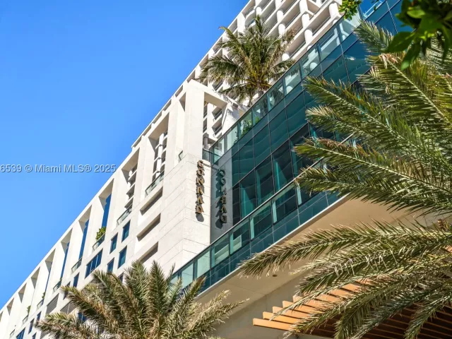 2-bedroom condo for sale in Fort Lauderdale - 551 N Fort Lauderdale Beach Blvd R201 - MondialRealty