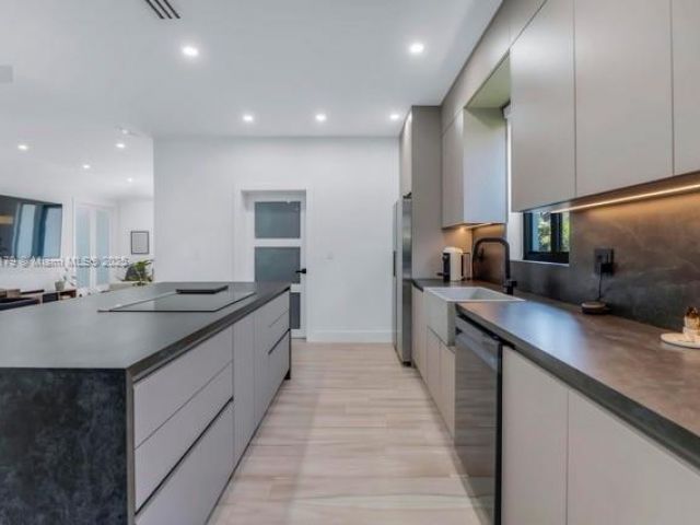 Home for rent at 1543 Bird Rd - photo 6266224