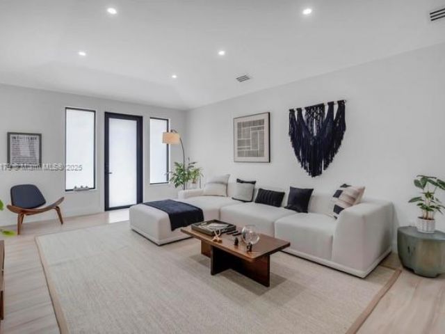 Home for rent at 1543 Bird Rd - photo 6266237