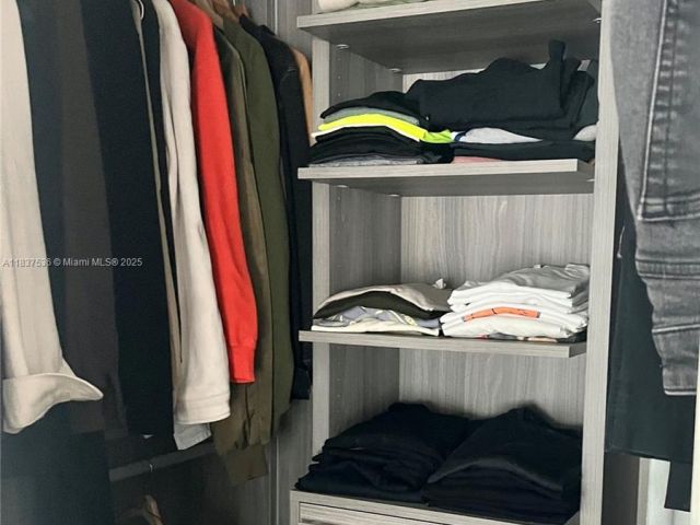 Apartment for sale  Unit #1207 - photo 6267387