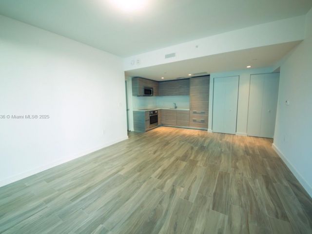 Apartment for sale  Unit #1207 - photo 6267389